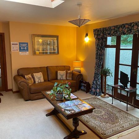 Clarke Cottage Guest House Дънфърмлин Екстериор снимка