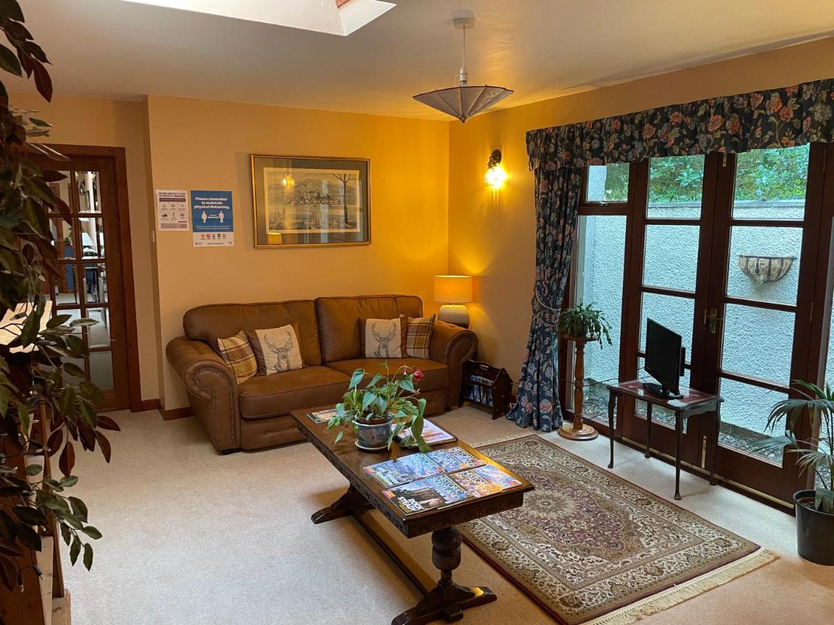 Clarke Cottage Guest House Дънфърмлин Екстериор снимка