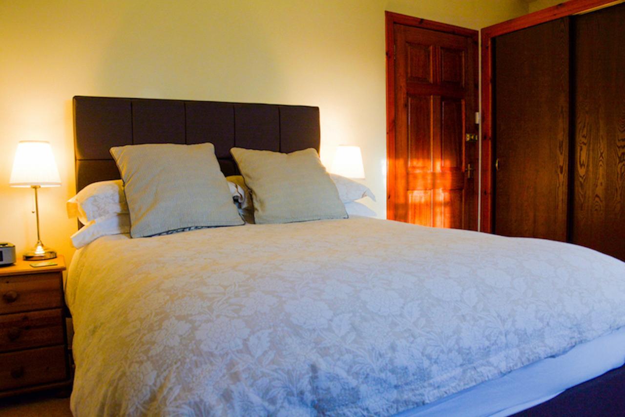 Clarke Cottage Guest House Дънфърмлин Екстериор снимка