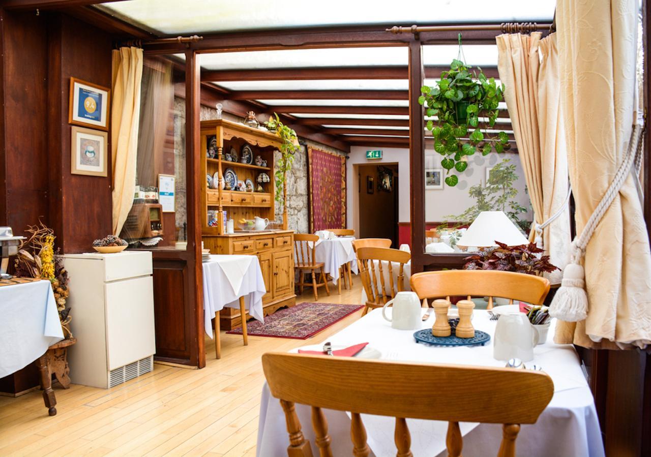 Clarke Cottage Guest House Дънфърмлин Екстериор снимка