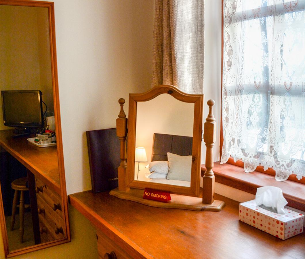 Clarke Cottage Guest House Дънфърмлин Екстериор снимка