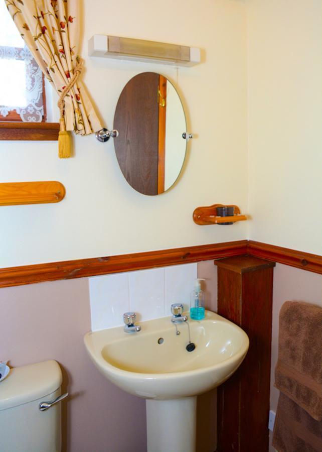 Clarke Cottage Guest House Дънфърмлин Екстериор снимка
