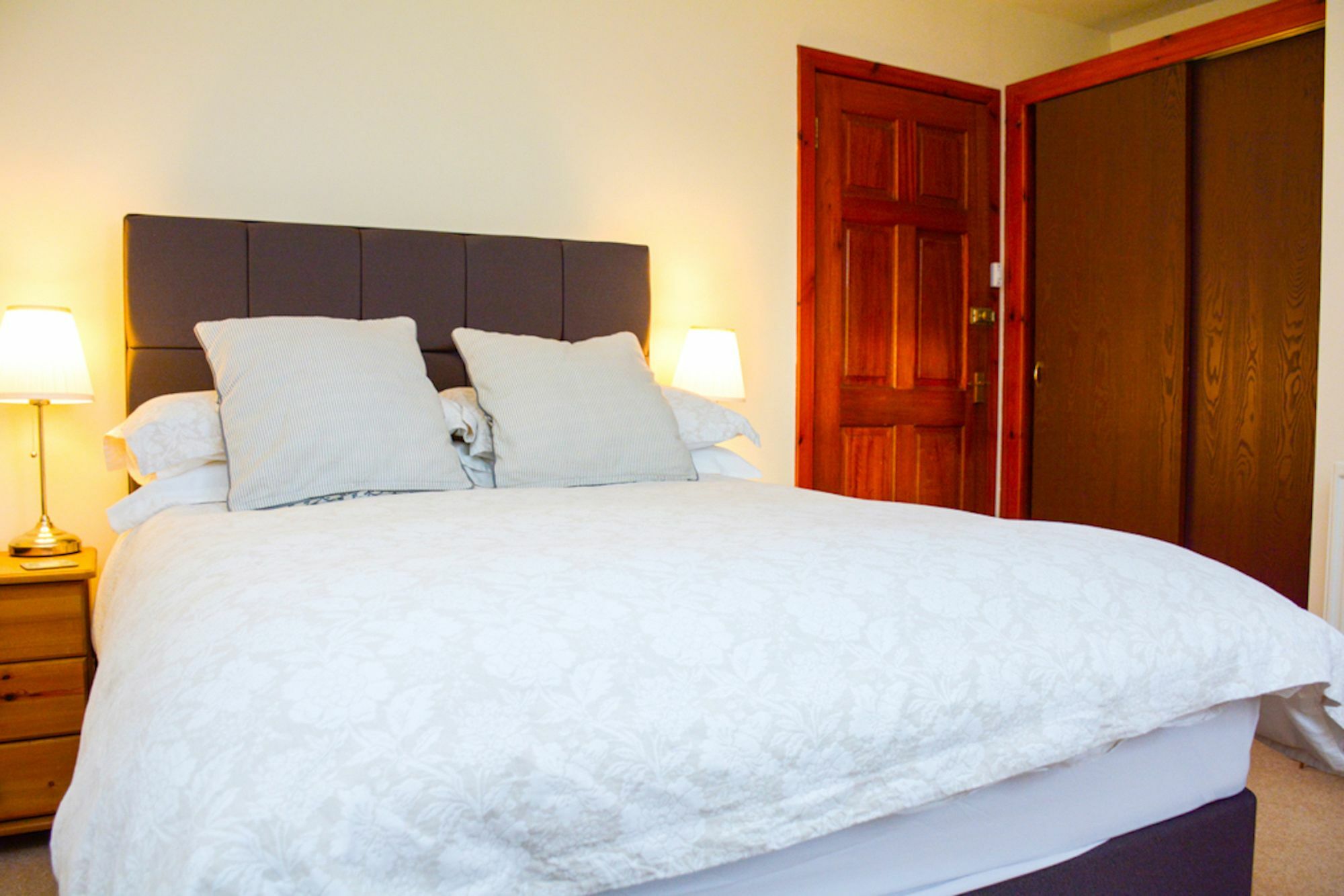 Clarke Cottage Guest House Дънфърмлин Екстериор снимка